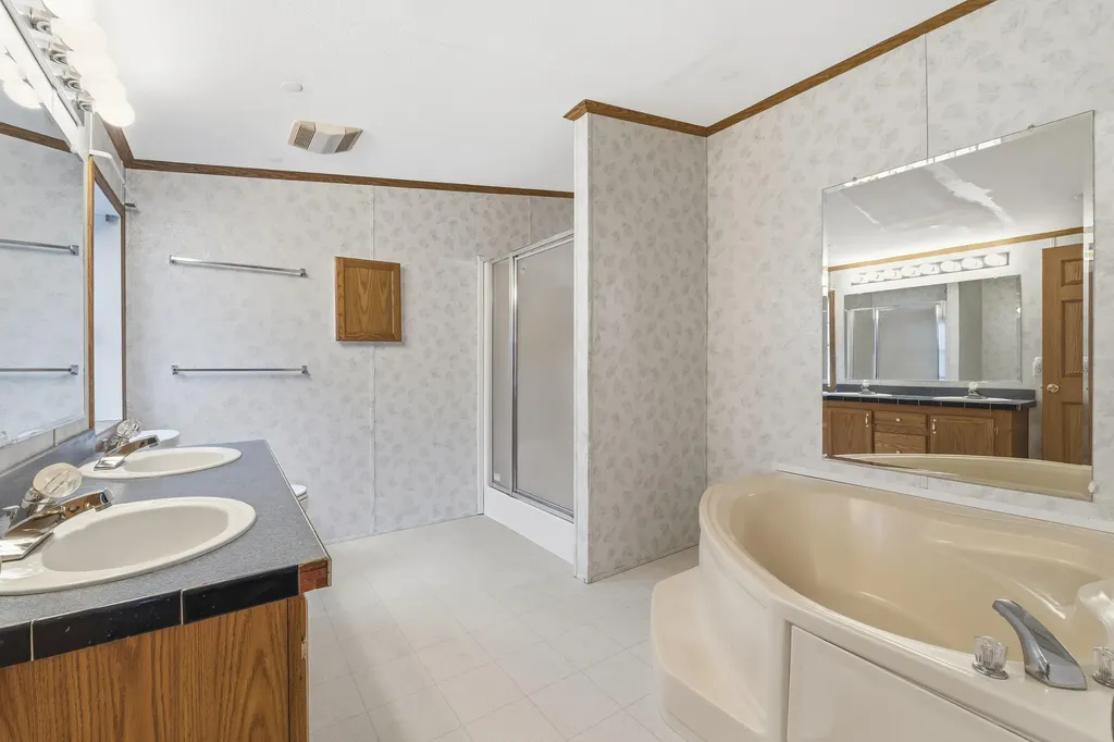 367 River Road Topsham ME 04086