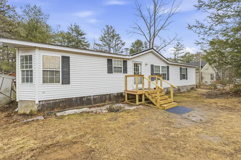 367 River Road Topsham ME 04086