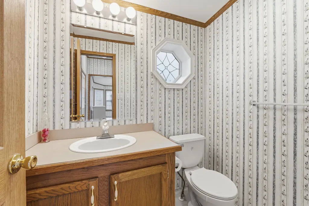 367 River Road Topsham ME 04086
