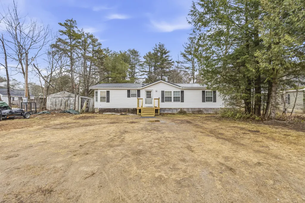 367 River Road Topsham ME 04086