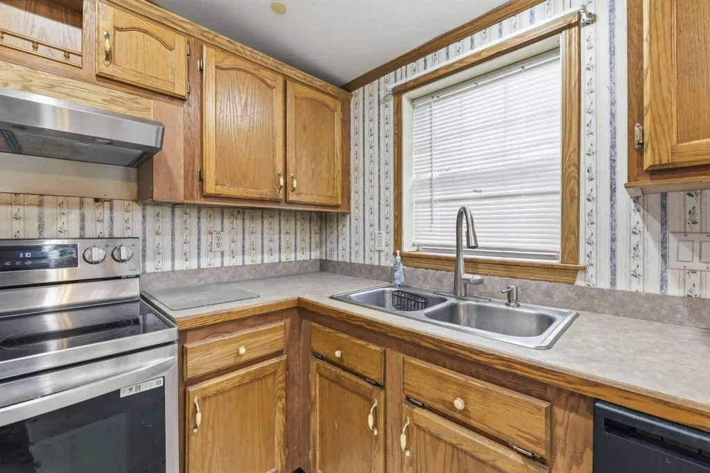 367 River Road Topsham ME 04086
