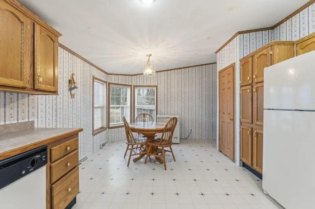 367 River Road Topsham ME 04086