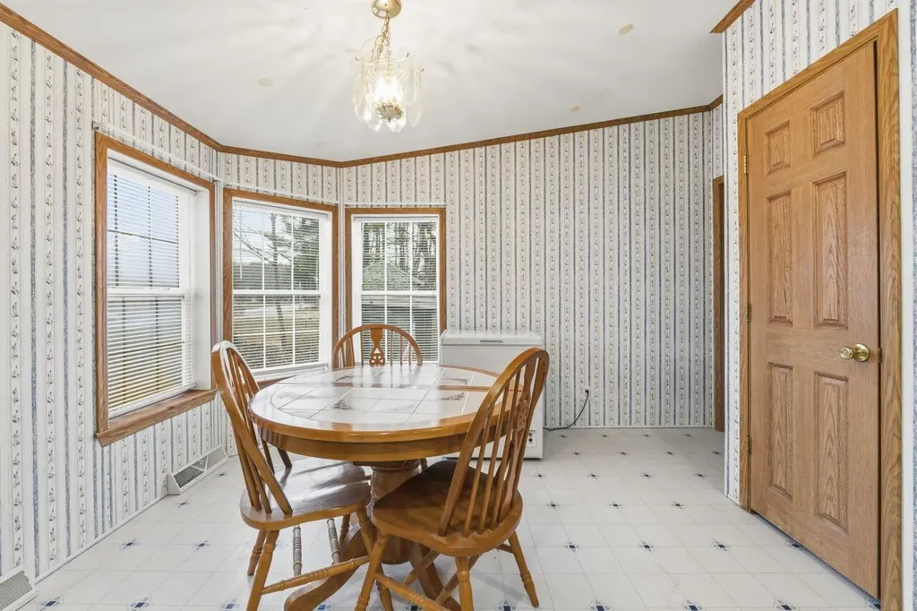 367 River Road Topsham ME 04086