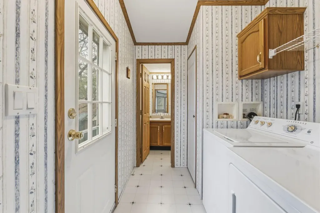 367 River Road Topsham ME 04086