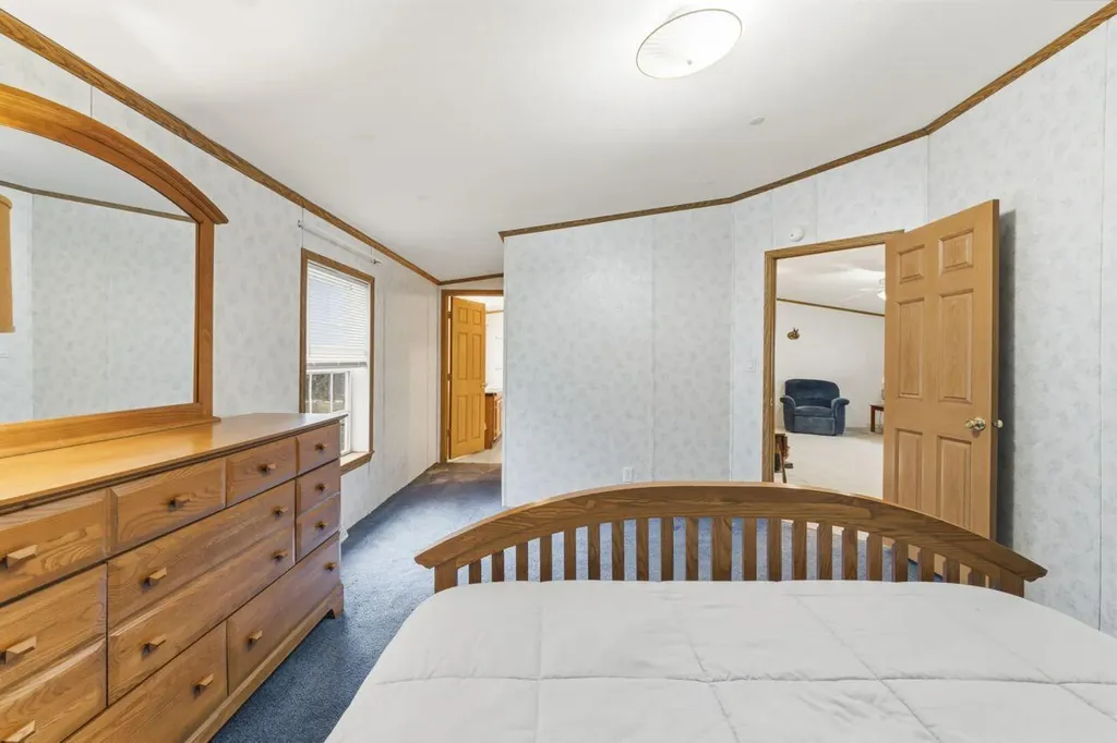 367 River Road Topsham ME 04086