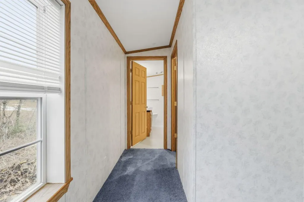 367 River Road Topsham ME 04086