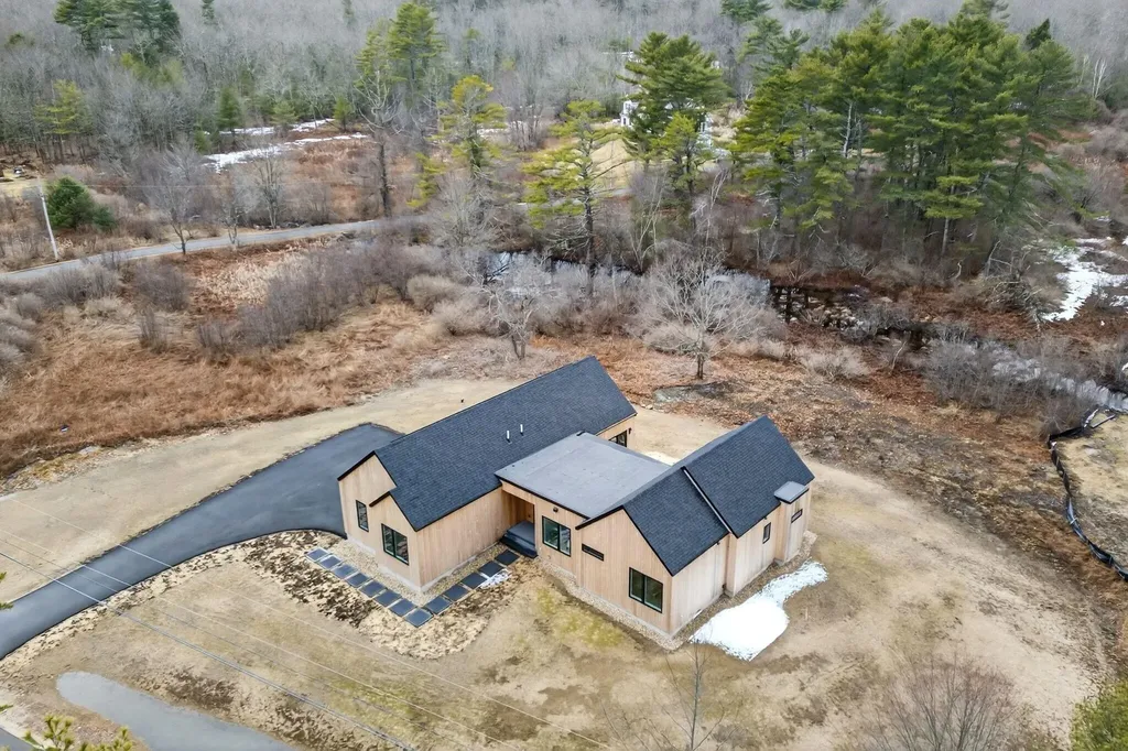 140 Longwoods Road Falmouth ME 04105