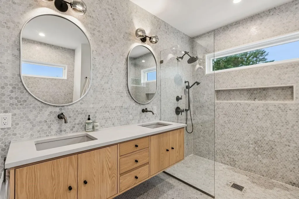 140 Longwoods Road Falmouth ME 04105