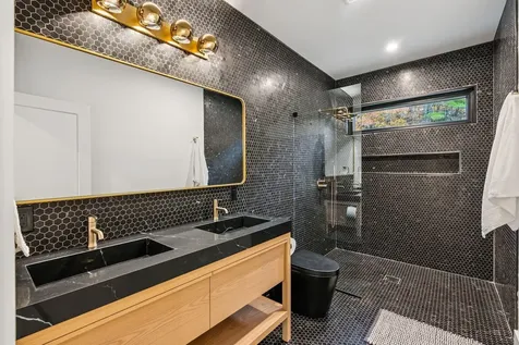 140 Longwoods Road Falmouth ME 04105