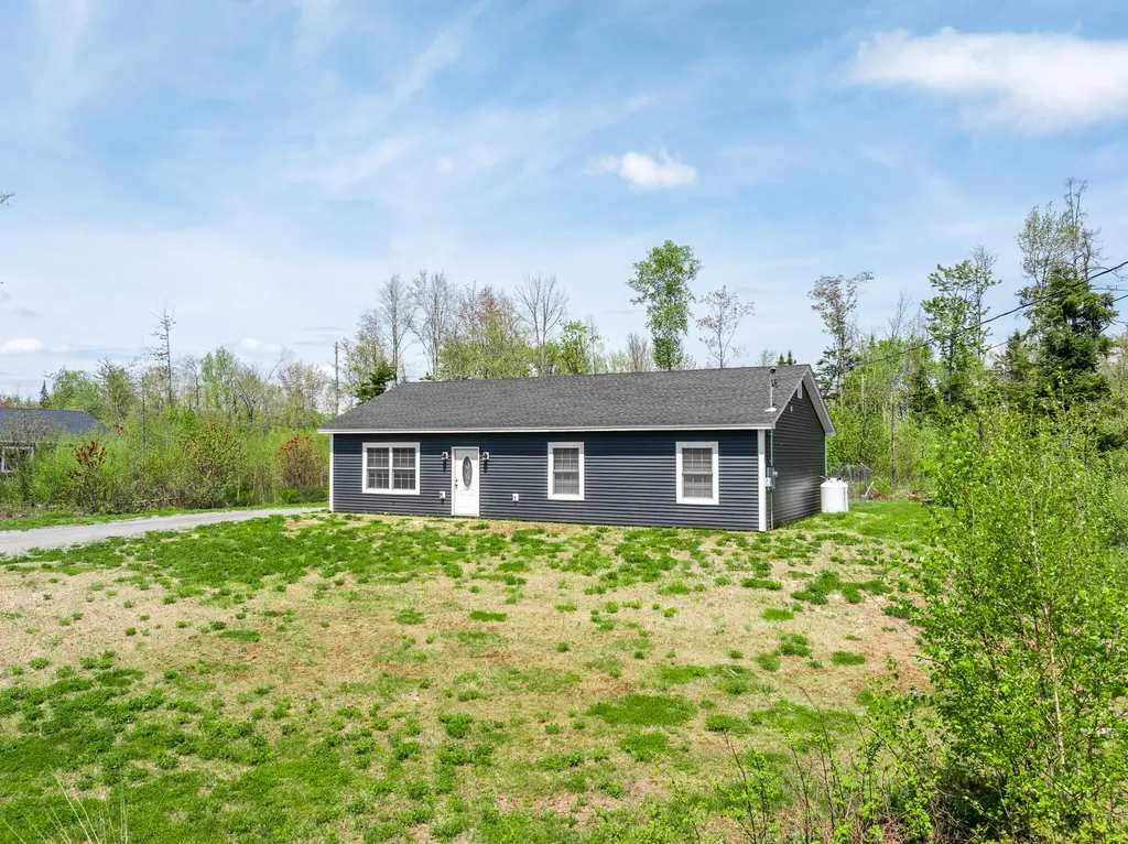52 Lindsay Drive Levant ME 04456