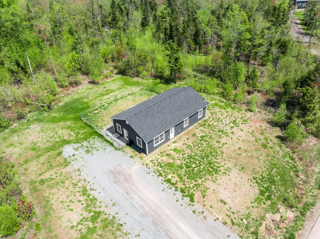52 Lindsay Drive Levant ME 04456
