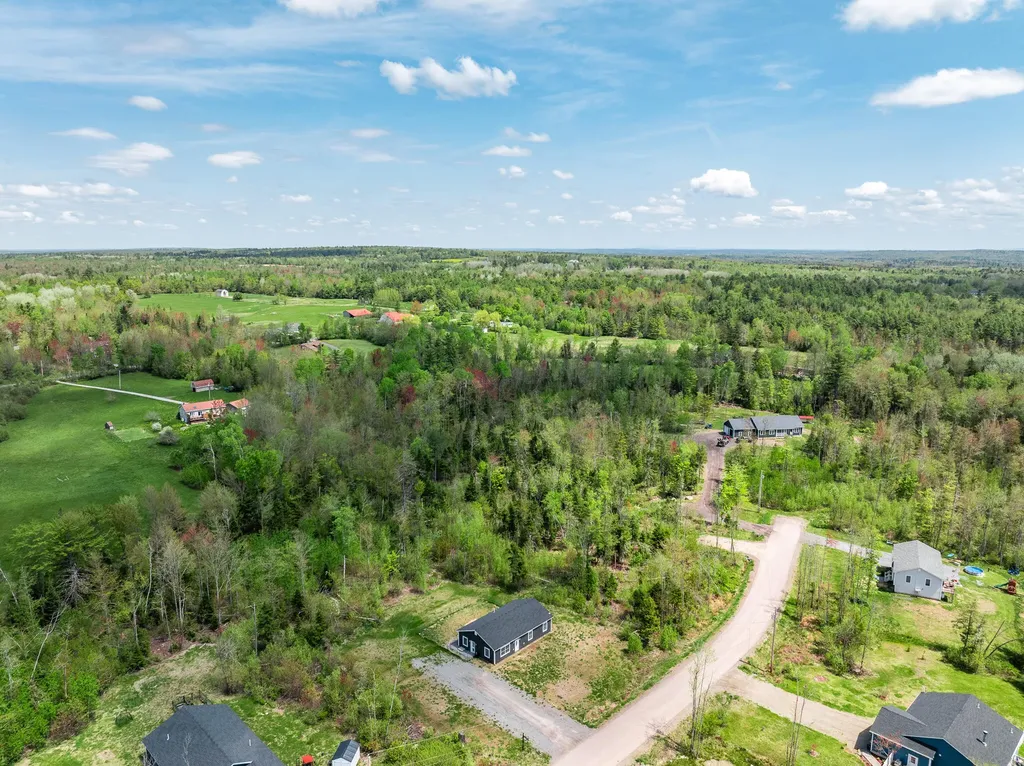 52 Lindsay Drive Levant ME 04456