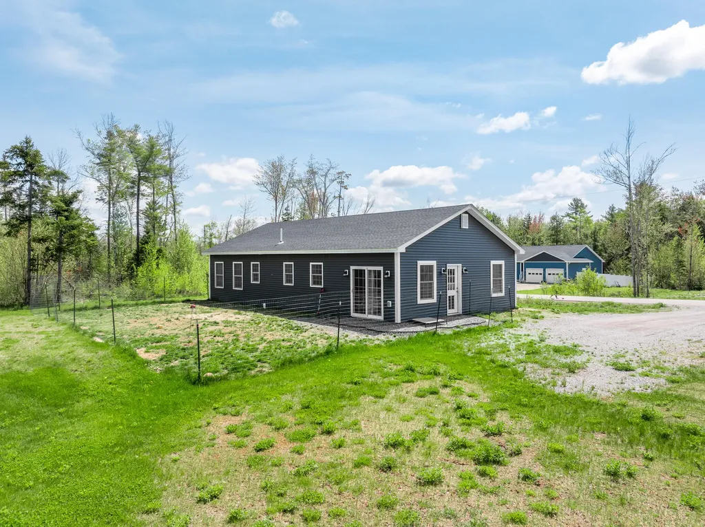 52 Lindsay Drive Levant ME 04456