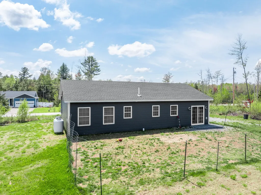 52 Lindsay Drive Levant ME 04456