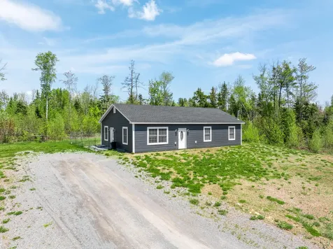 52 Lindsay Drive Levant ME 04456
