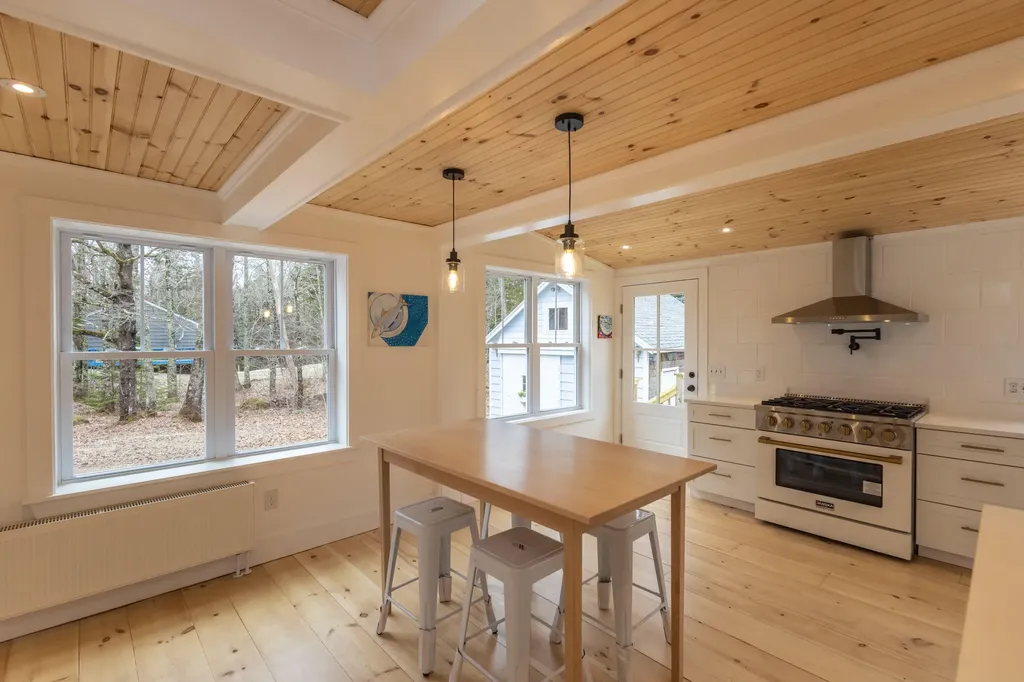 819 Pleasant Point Road Cushing ME 04563