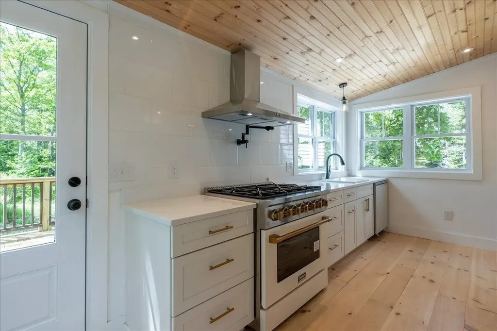 819 Pleasant Point Road Cushing ME 04563