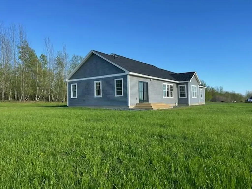 87 Yorktown Road Albion ME 04910