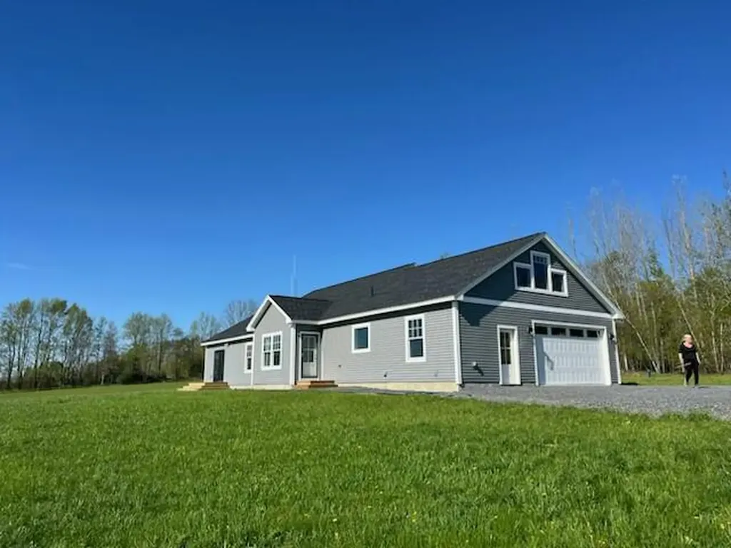 87 Yorktown Road Albion ME 04910