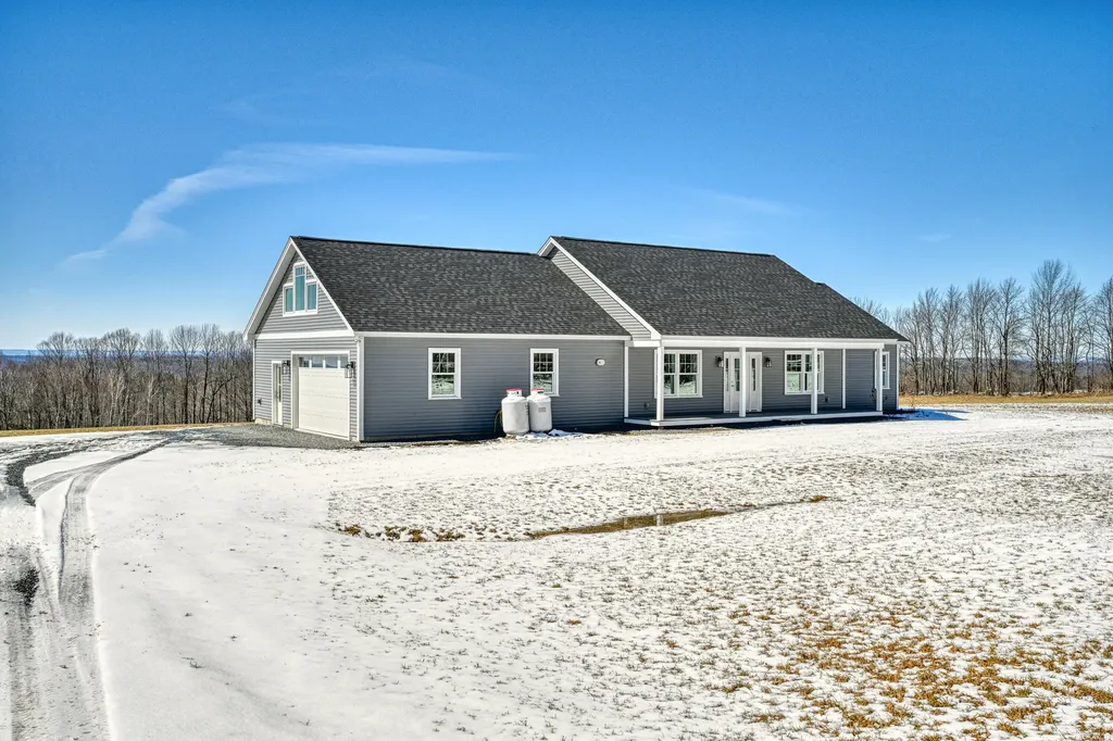 87 Yorktown Road Albion ME 04910