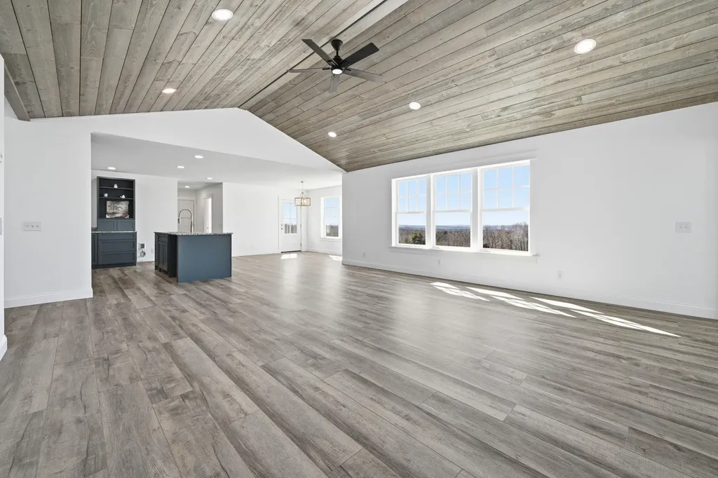 87 Yorktown Road Albion ME 04910