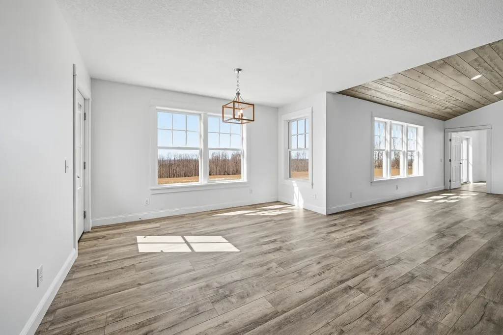87 Yorktown Road Albion ME 04910