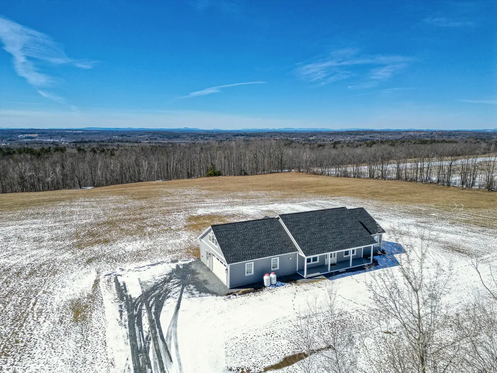 87 Yorktown Road Albion ME 04910