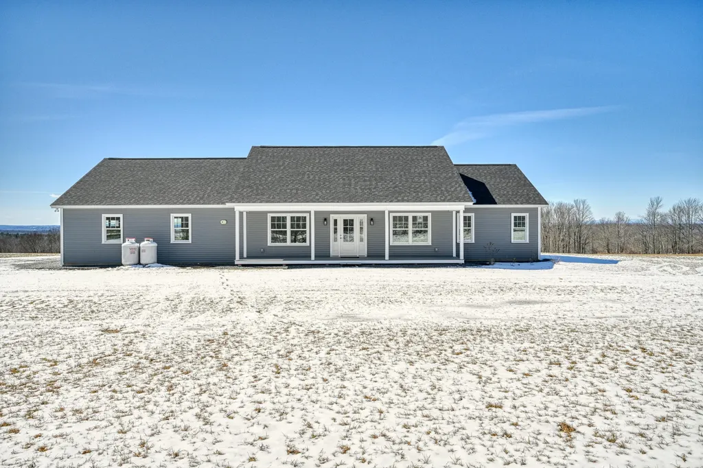87 Yorktown Road Albion ME 04910