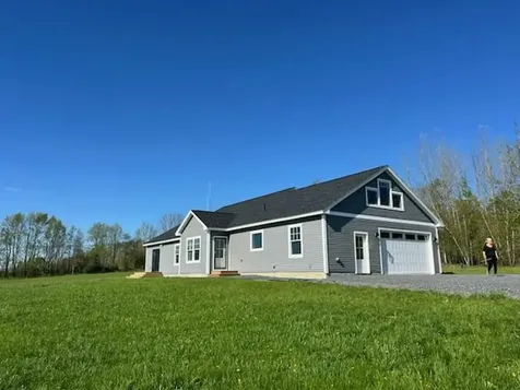87 Yorktown Road Albion ME 04910