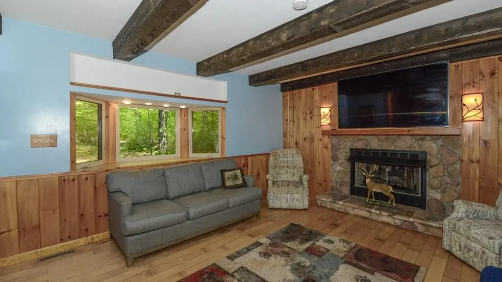 45 Crooked Way Naples ME 04055