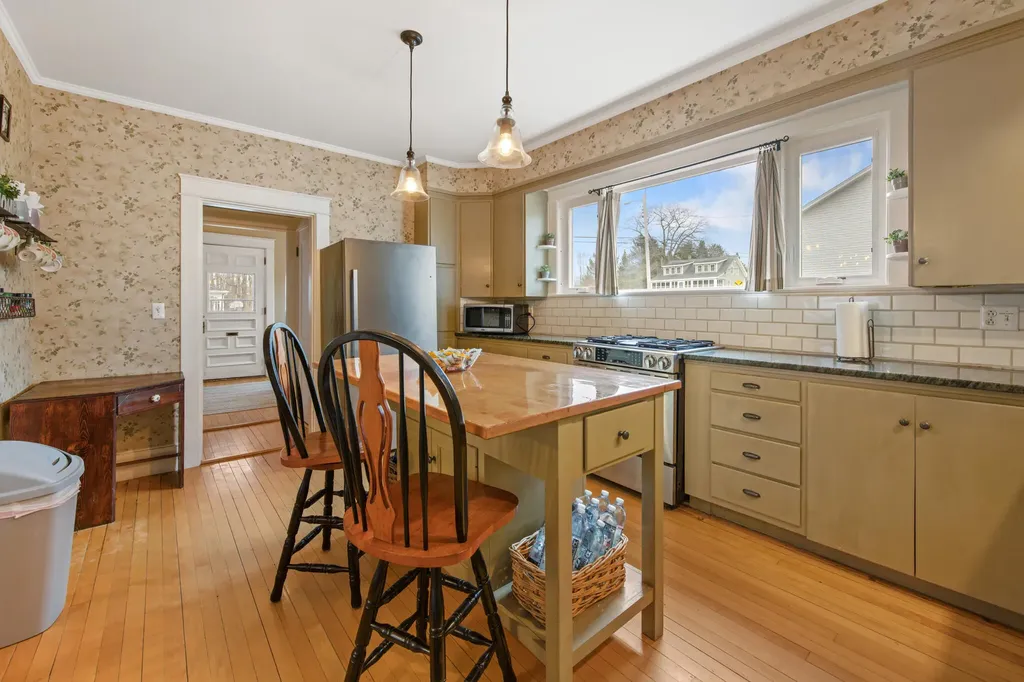 17 Grove Street Brewer ME 04412