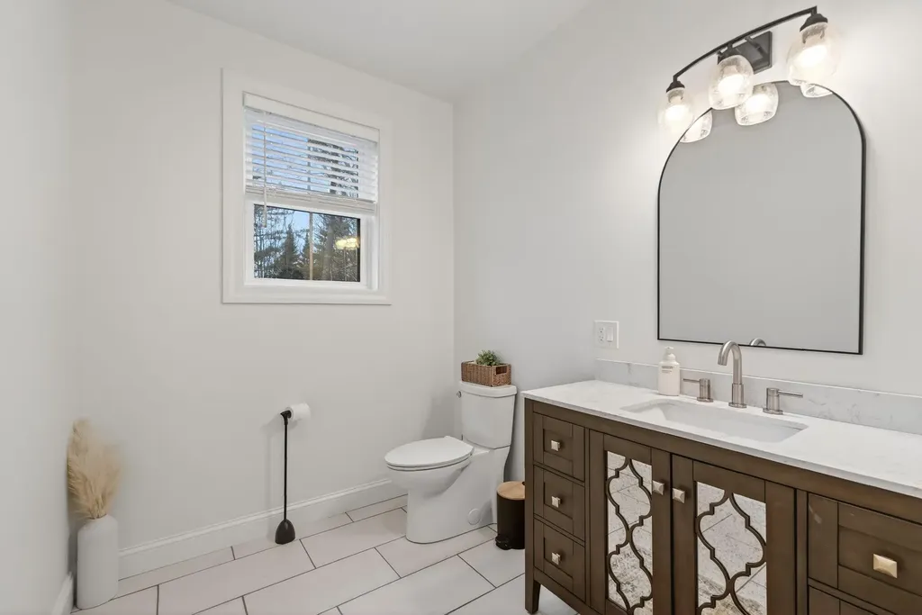 544 Whitefield Road Pittston ME 04345
