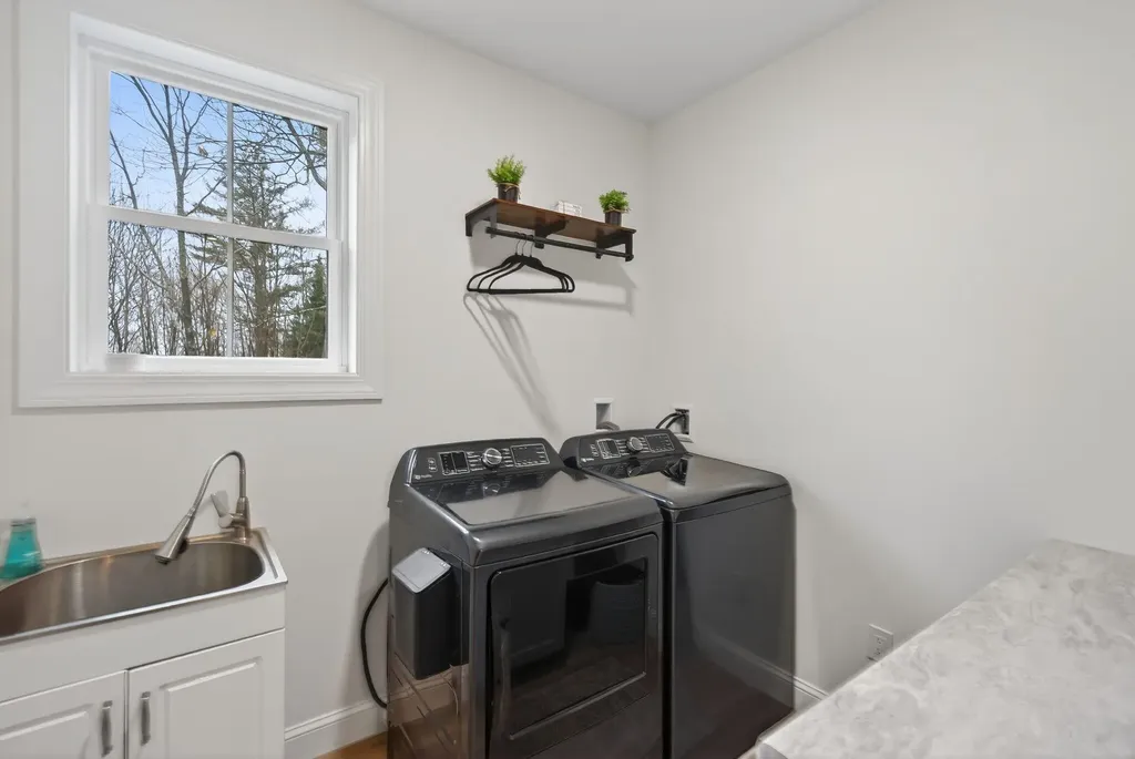 544 Whitefield Road Pittston ME 04345