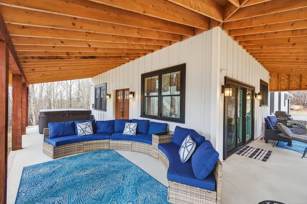 544 Whitefield Road Pittston ME 04345