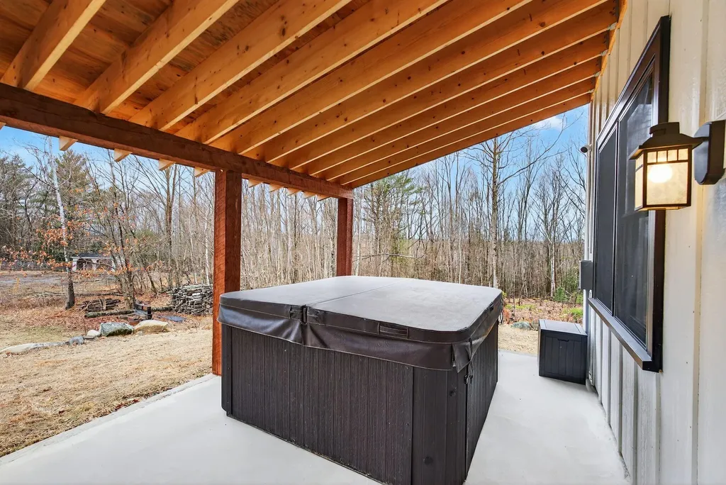 544 Whitefield Road Pittston ME 04345