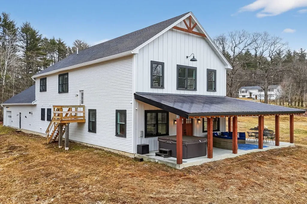 544 Whitefield Road Pittston ME 04345