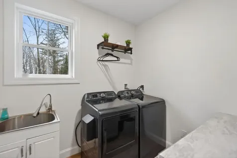 544 Whitefield Road Pittston ME 04345