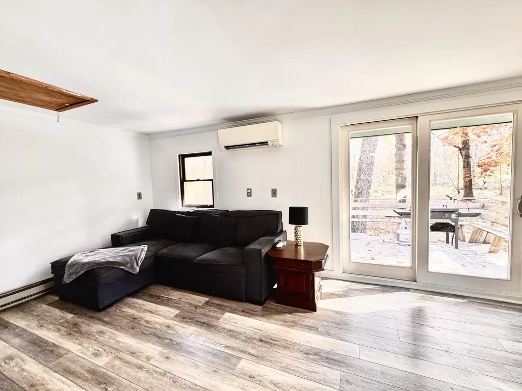 27 Brilliant Way Naples ME 04055