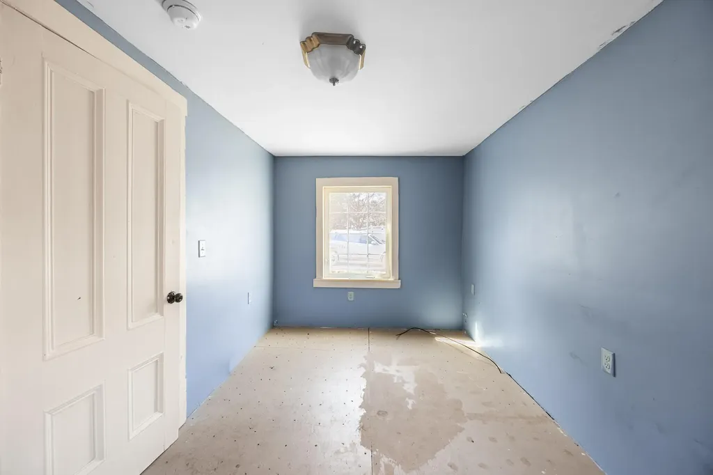 36 Northern Avenue Hampden ME 04444