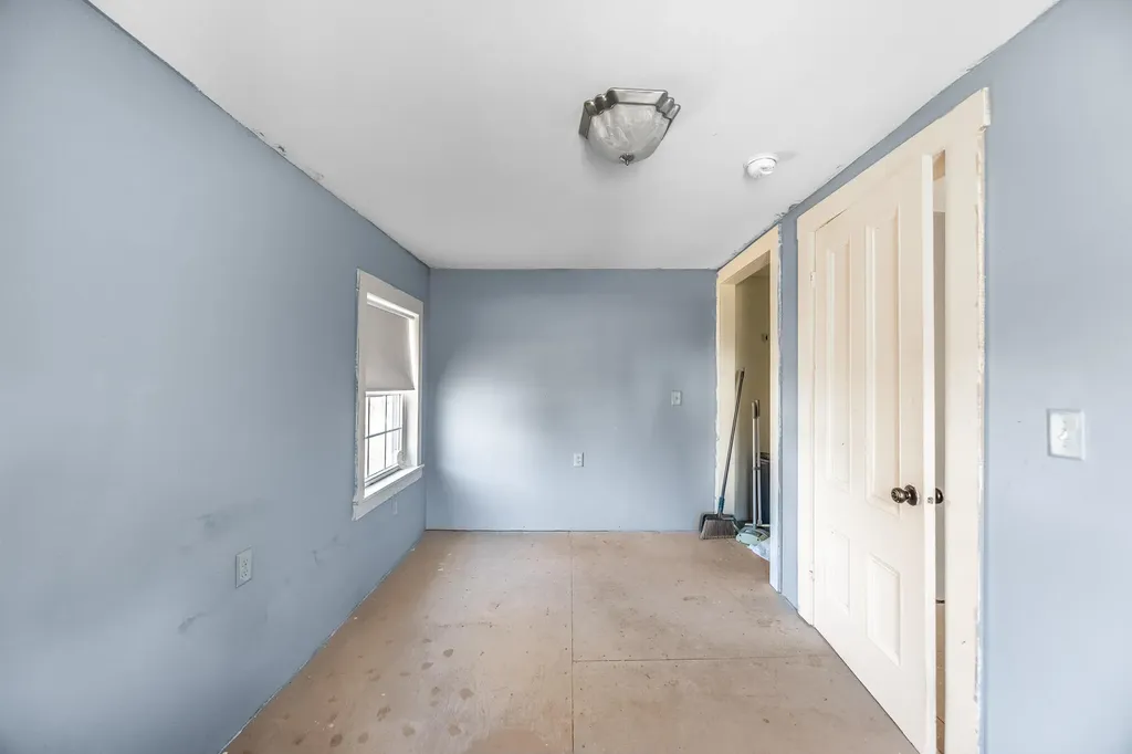 36 Northern Avenue Hampden ME 04444