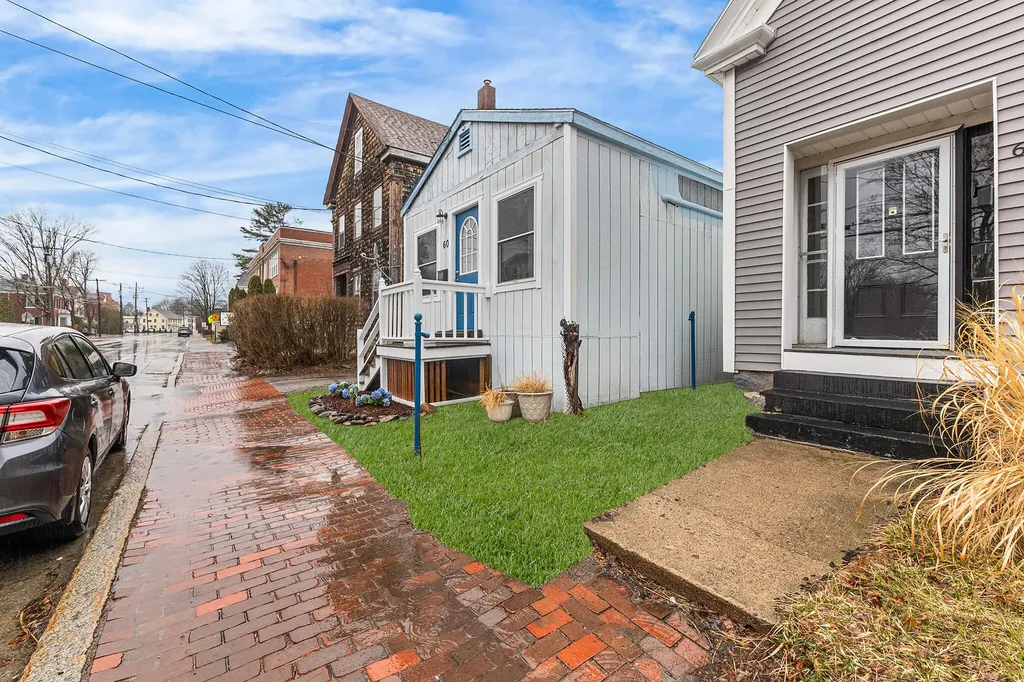 60 Beach Street Saco ME 04072