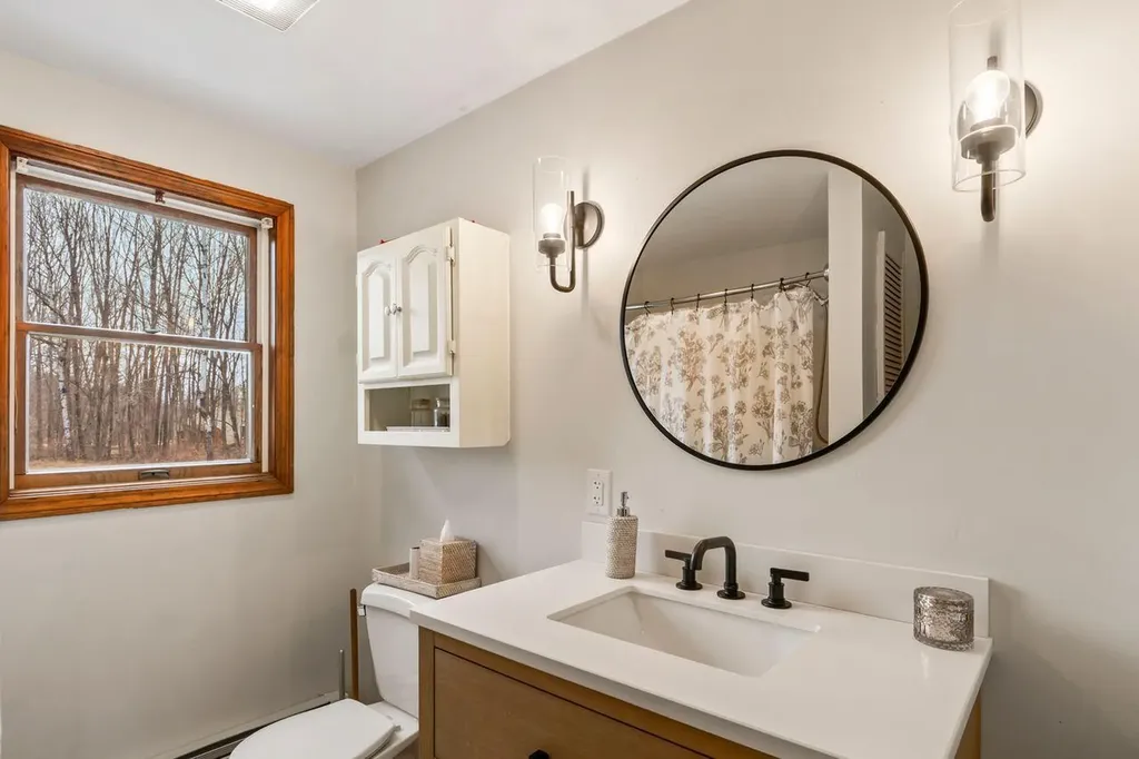 27 Oak Ridge Drive Standish ME 04084
