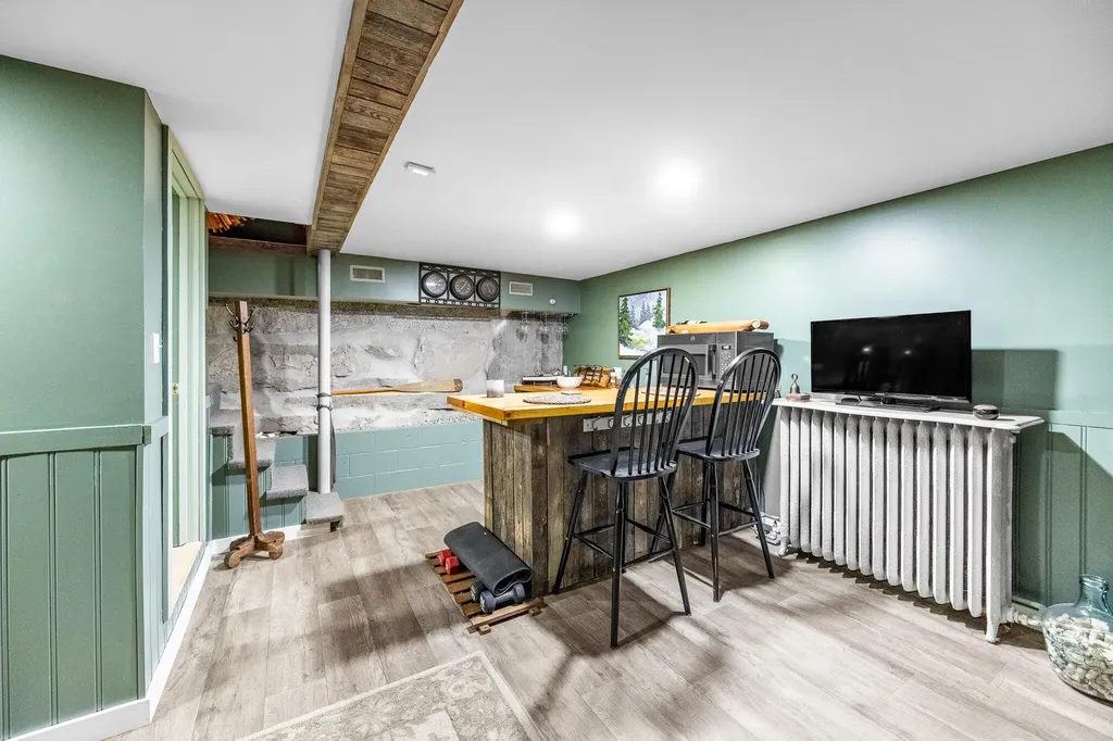 10 Pleasant Street Winterport ME 04496