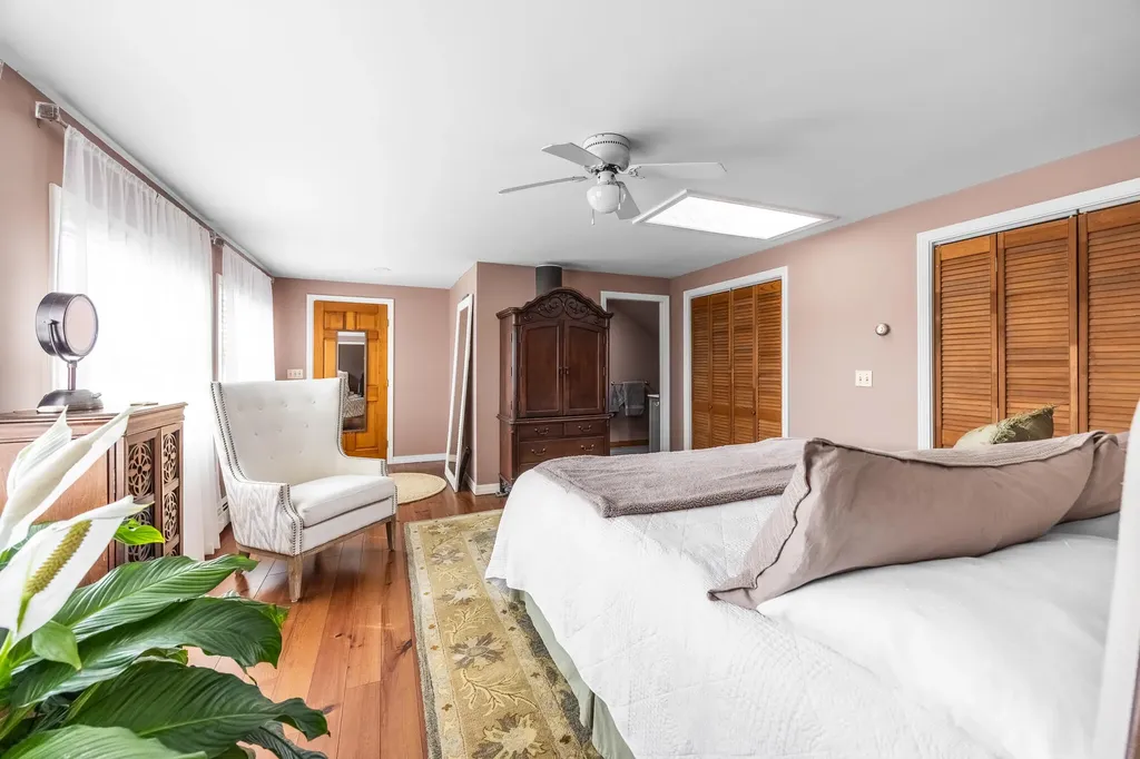 10 Pleasant Street Winterport ME 04496