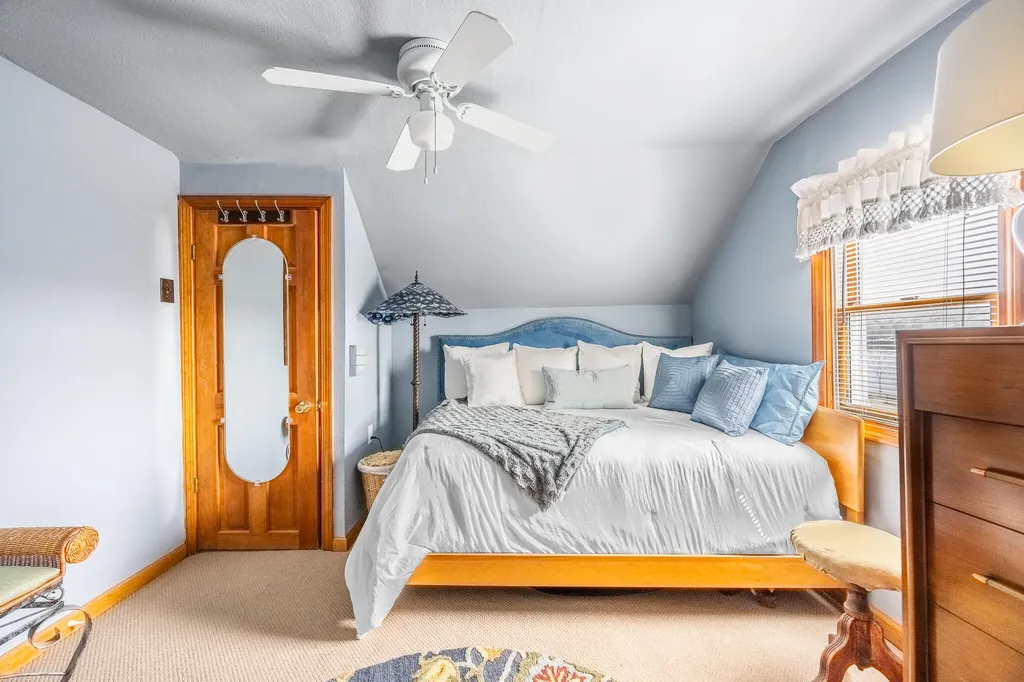 10 Pleasant Street Winterport ME 04496