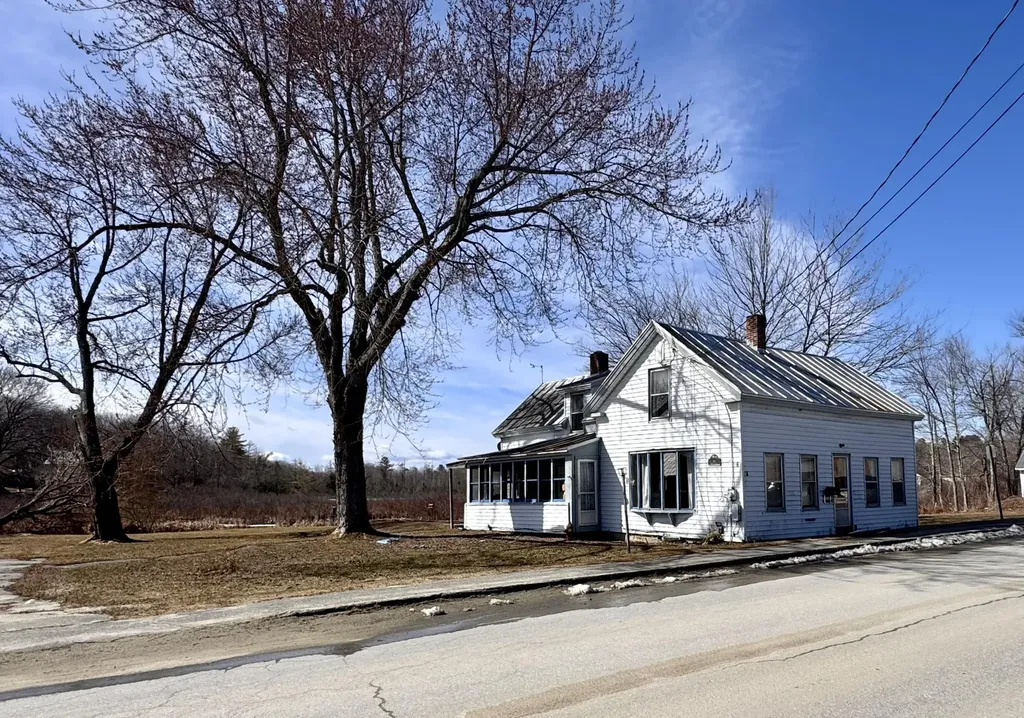 16 Heath Street Oakland ME 04963