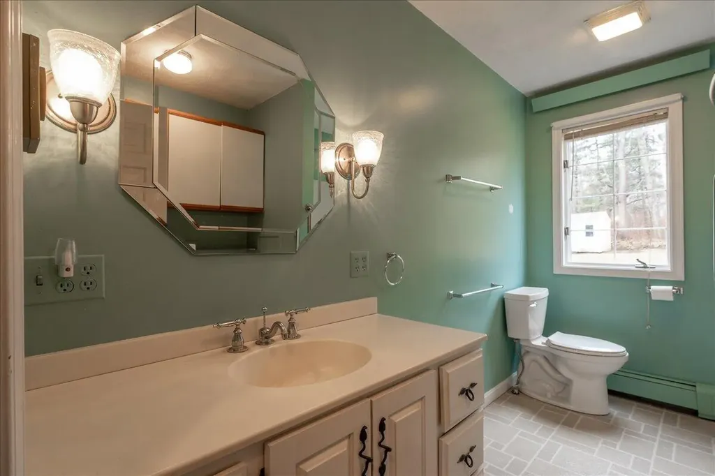 200 Mistic Avenue Rockport ME 04856