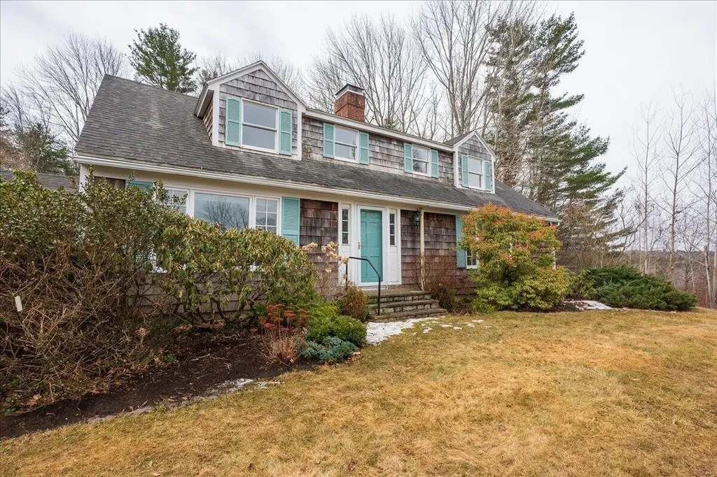 200 Mistic Avenue Rockport ME 04856
