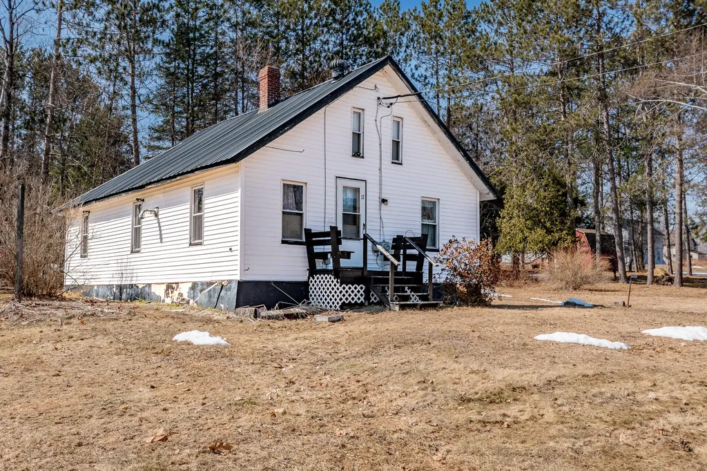 17 Daggett Street Milo ME 04463