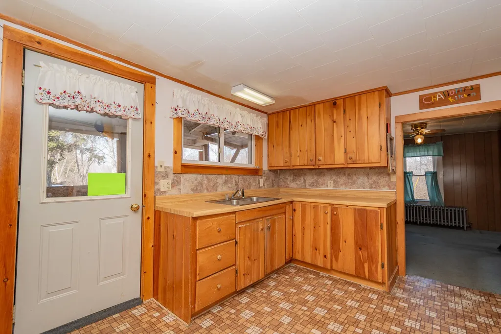 17 Daggett Street Milo ME 04463